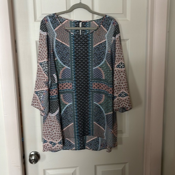 Tops - 3/4 sleeve blouse in a patch work design in a size XL